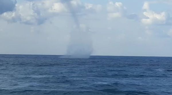 תופעה מרהיבה: מיני טורנדו בחוף פלמחים. צפו