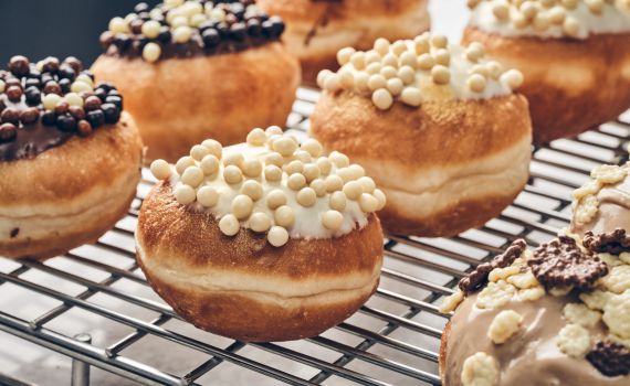 להיט: כך תכינו סופגניות מושקעות בעצמכם