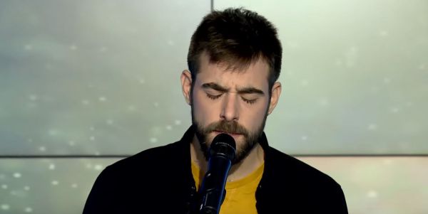 מרגש: בנו של אילן רמון ז"ל בביצוע ל'זמר נוגה'. צפו