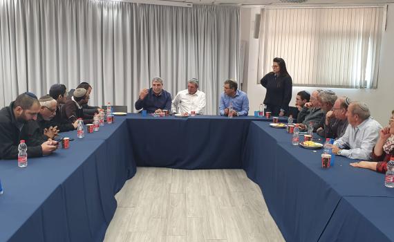 בכירים במרכז הבית היהודי: "תומכים במהלכי הרב רפי"