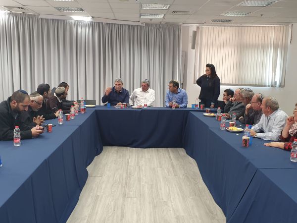 בכירים במרכז הבית היהודי: "תומכים במהלכי הרב רפי"