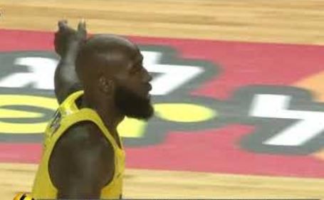 צפו בתקציר: מכבי ת"א ניצחה בדרבי 91:84