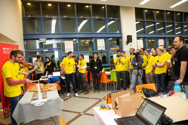 המירוץ ליצירתיות: יומיים האקתון במרכז אקדמי לב