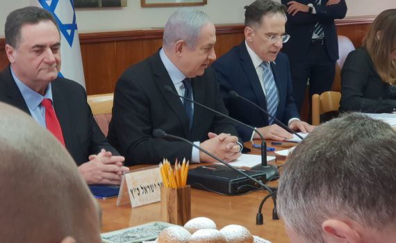 נתניהו התאכזב מהסופגנייה, שטייניץ מהריבה. צפו