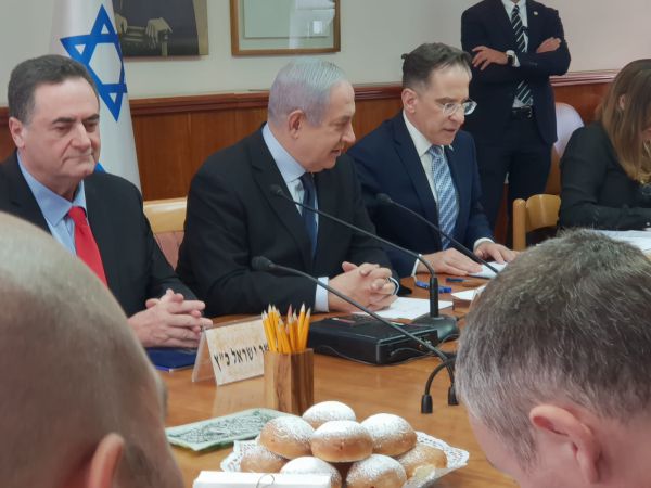 נתניהו התאכזב מהסופגנייה, שטייניץ מהריבה. צפו