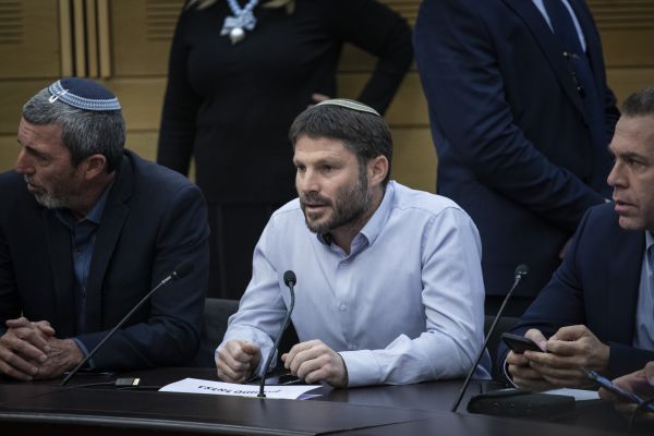 נתניהו לוחץ לצרף את סמוטריץ' לרשימה עם הרב רפי