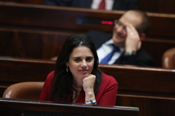 הצעה לשקד: תקבלי את המקום הראשון דרך אח"י