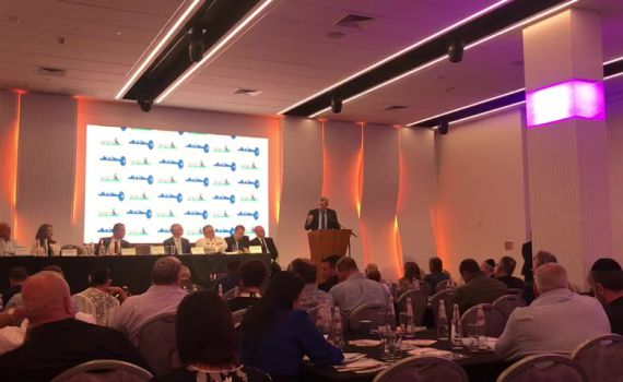 הרב רפי קורא לבני גנץ לאמץ את הצעת הליכוד