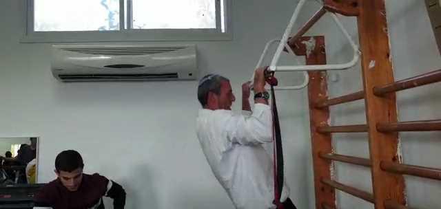 הרב רפי פרץ נגד תלמיד י"א בעליות מתח. מי ניצח?