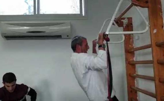 הרב רפי פרץ נגד תלמיד י"א בעליות מתח. מי ניצח?