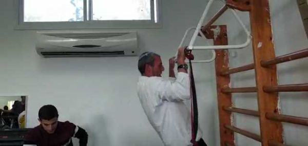 הרב רפי פרץ נגד תלמיד י"א בעליות מתח. מי ניצח?