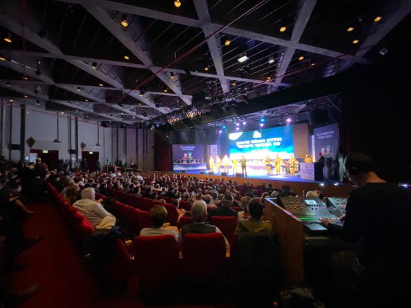 נעם  ניסים שריקי זוכה החידון העולמי של התלמוד הישראלי