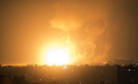 תגובה לשיגורים: גל תקיפות של צה"ל בעזה