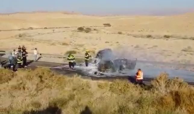 שני בני אדם נשרפו למוות בתאונה בדרום: צפו בתיעוד