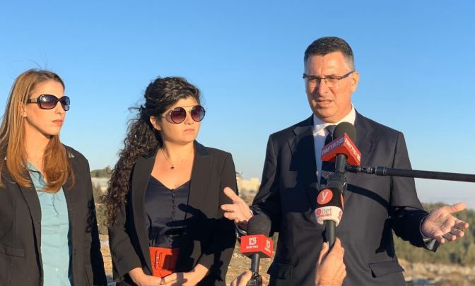 סער נגד נתניהו: "אחרי 5 שנים הגיע הזמן לבנות כאן"