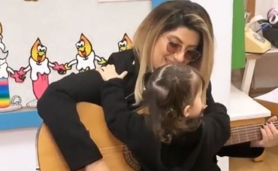 מקסים: שרית חדד הפתיעה את ילדי הגן של בתה נויה