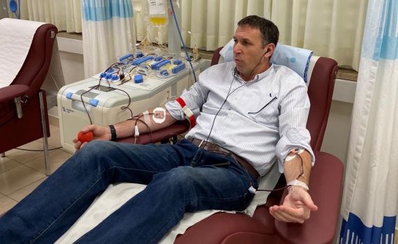 כזה עוד לא ראיתם: מתן כהנא תרם דם והתראיין לרדיו