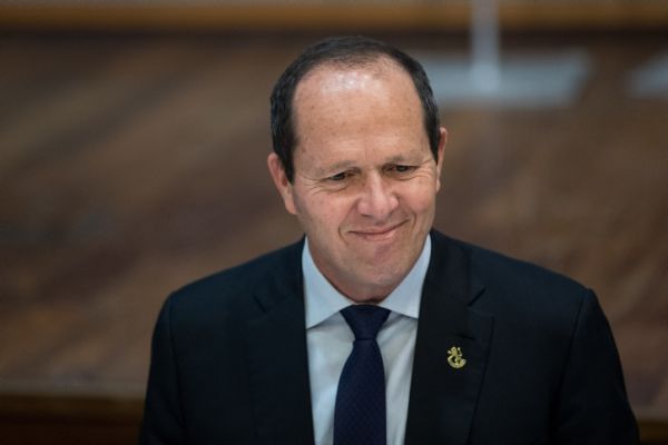 אופס: ניר ברקת עושה בוז'י הרצוג בשידור. האזינו