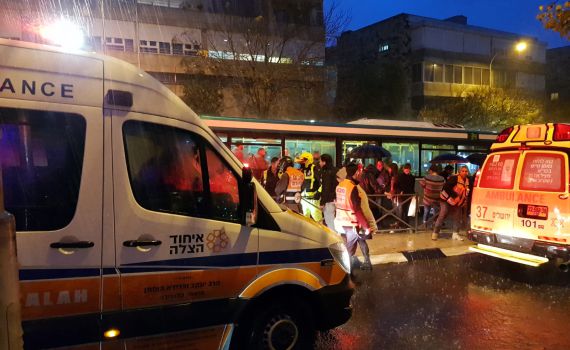 הולכת רגל נפצעה מפגיעת אוטובוס בירושלים