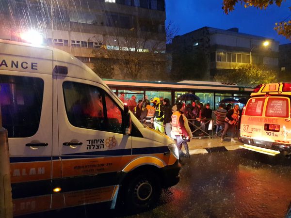 הולכת רגל נפצעה מפגיעת אוטובוס בירושלים