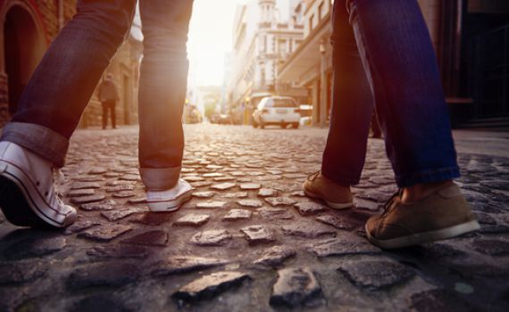 פרשת וישלח: יעקב מול עשיו, ההליכה מול הדילוג