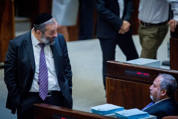 ליברמן לדרעי: "גם לצרפתי היית מעיר בצורה כזאת?"