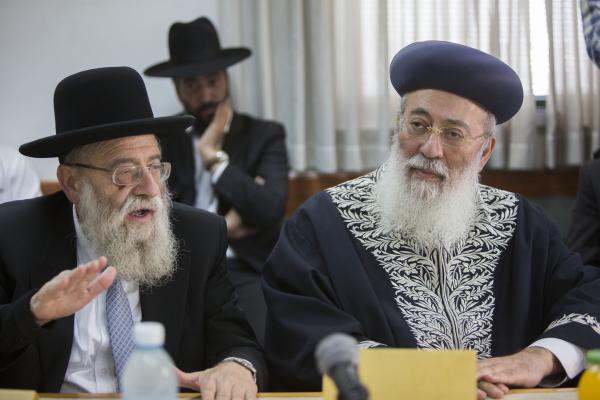 בגלל המאבק בש"ס: האם הרב אריה שטרן יודח?