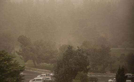 סופת אבק בדרך: זיהום אוויר חריג צפוי מחר בארץ