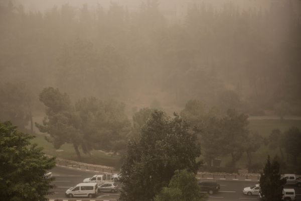סופת אבק בדרך: זיהום אוויר חריג צפוי מחר בארץ