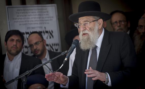 הרב אריה שטרן: "יש מקום להקל בבישול אינדוקציה"