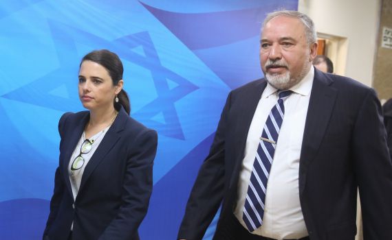 מאמץ אחרון לשכנע את ליברמן לחבור לממשלת ימין