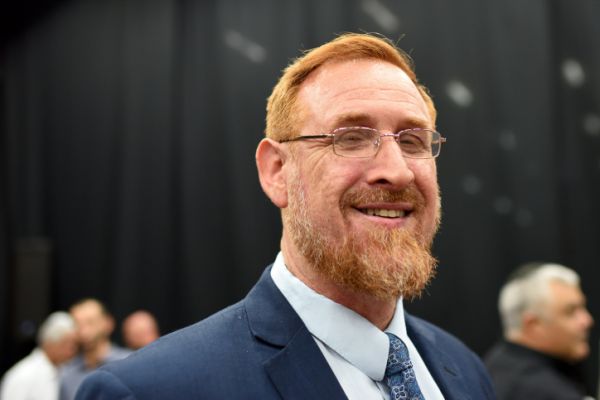 גליק: "בהתמודדות בין סער לנתניהו, אני תומך בסער"