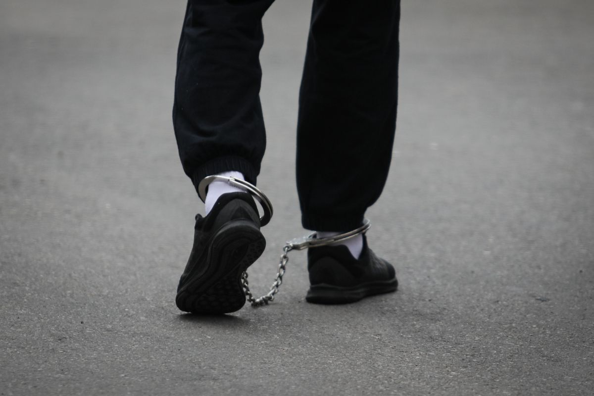 זוג הורים נעצרו בחשד שהתעללו למוות בבתם