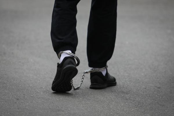 קצין משטרה מואשם במעשה מגונה ובפגיעה בפרטיות