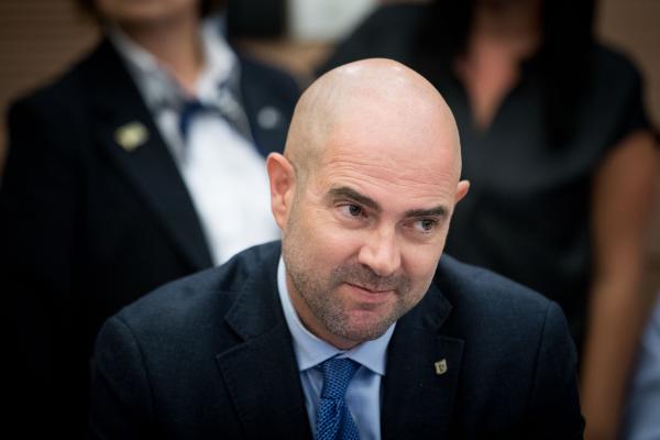 היועמ"ש קובע לאוחנה: זה המינוי שאני מאשר לך