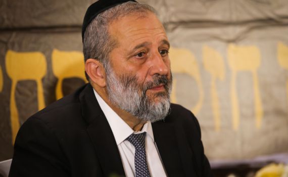 דרעי קורא להקים ממשלת אחדות בלי ליברמן