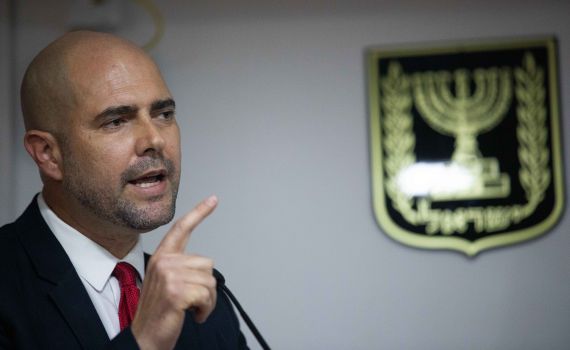 שר המשפטים: "החלטתי לצאת למאבק משפטי"