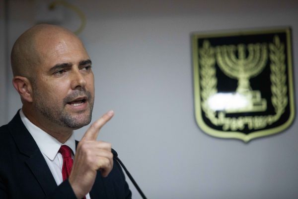 שר המשפטים: "החלטתי לצאת למאבק משפטי"