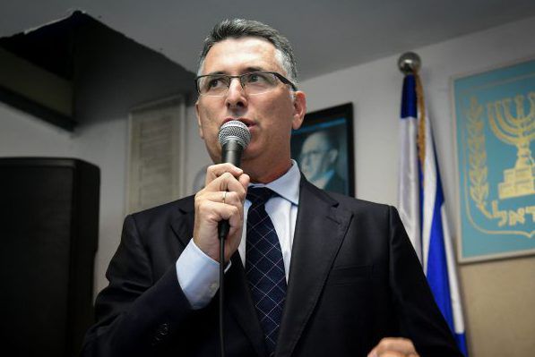 גדעון סער: יש לפנות את חאן אל אחמר