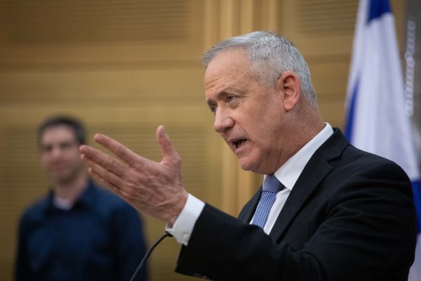 בני גנץ חיסל את הקמפיין של עמיר פרץ