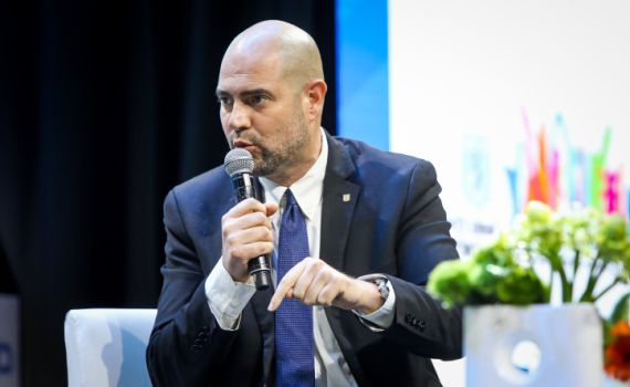 גליקמן צייץ, אוחנה הגיב בחריפות: "בוטים ומכוערים"