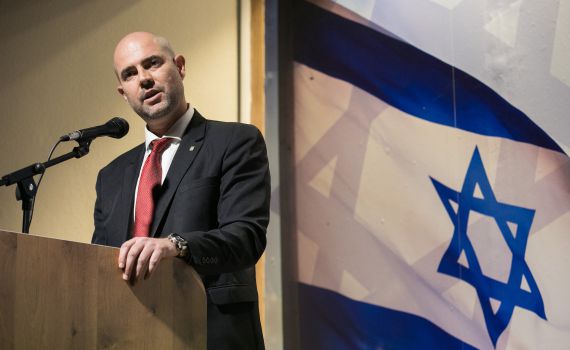 אוחנה למנדבליט: אראיין מועמדים נוספים לתפקיד