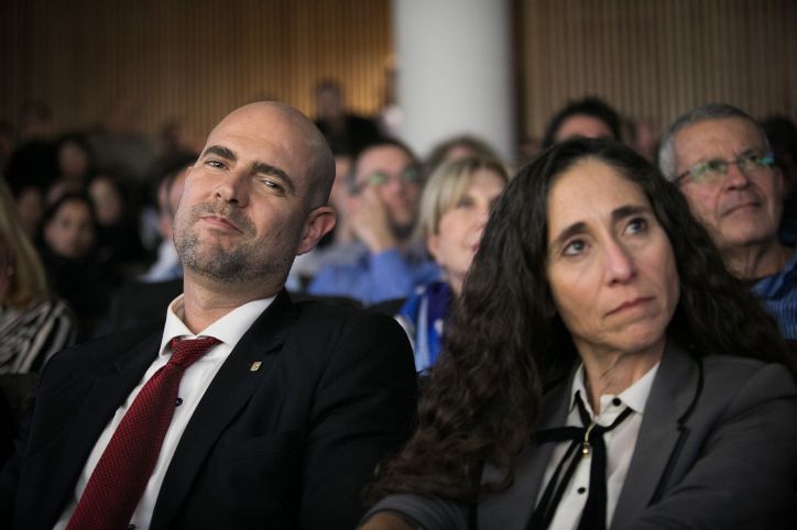 המאבק בצמרת המשפטית: בין אמיר אוחנה לאיילת שקד