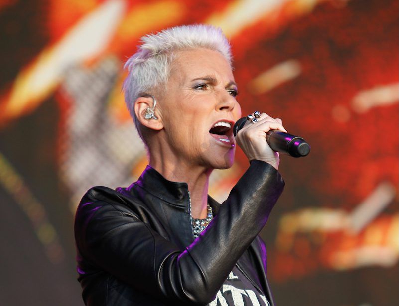 סולנית להקת רוקסט מארי פרדריקסון מתה בגיל 61