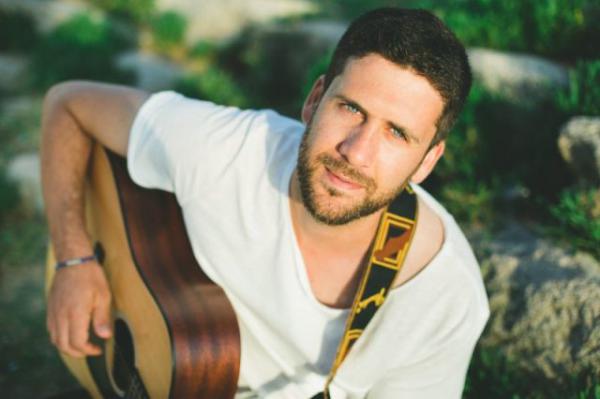 אל נא רפא נא לה: החדש של יאיר לוי כובש את העולם