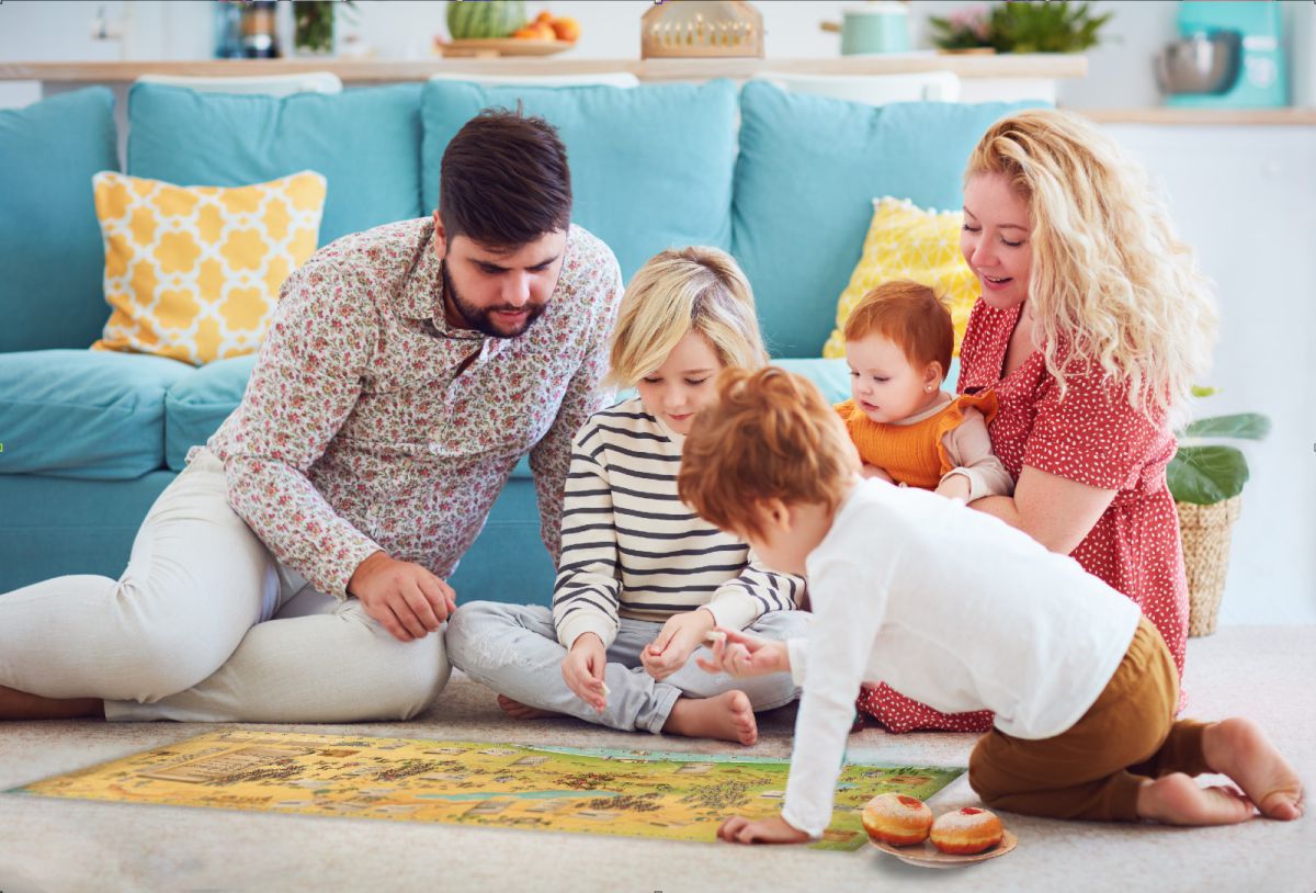 "מצופן לאור": מפת בריחה מיוחדת לחג החנוכה