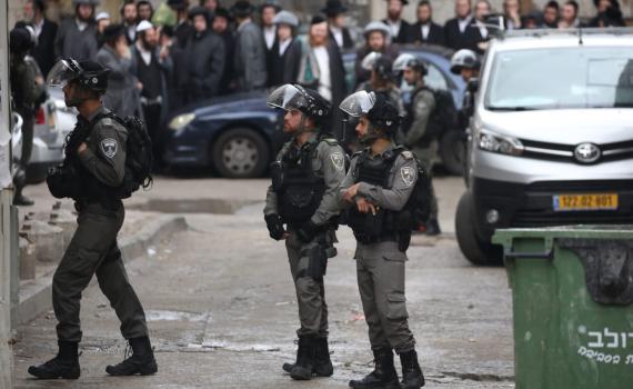 משטרת ישראל פשטה על בתי 6 מקורבים לרב ברלנד