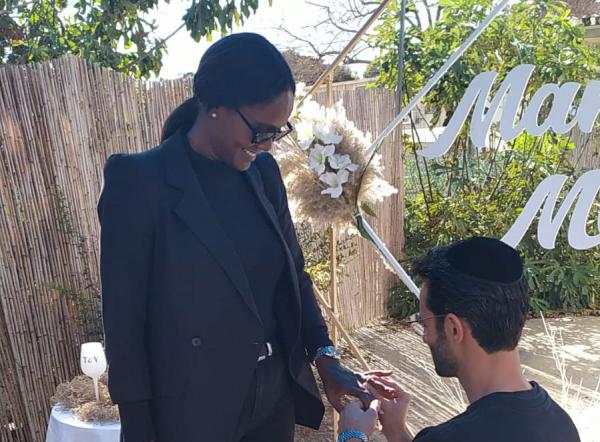 מתחזקת: זוכת 'האח הגדול' התארסה בבית הרב שריקי