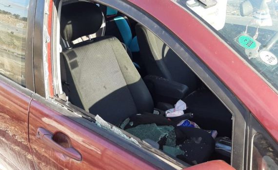 ישראלי נפצע מזריקת אבנים בדרום הר חברון, מצבו קל