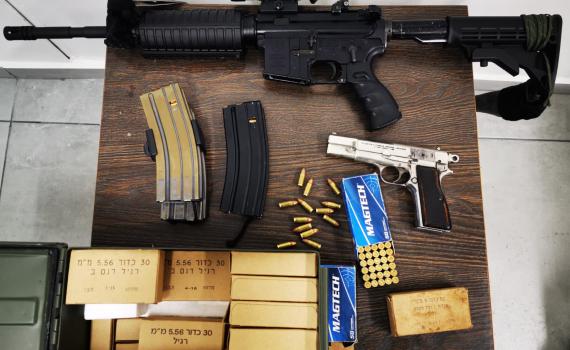 כתב אישום: שלושה שוטרים ערבים סחרו בנשק
